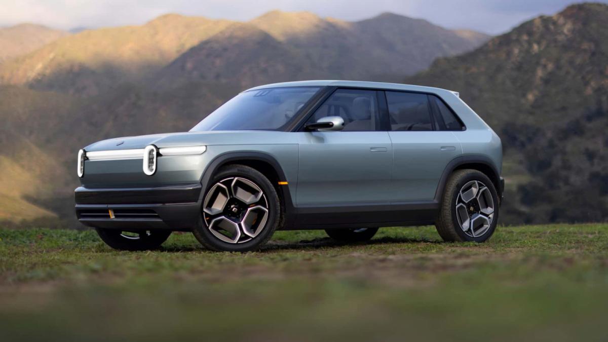 10_rivian_r3.jpg