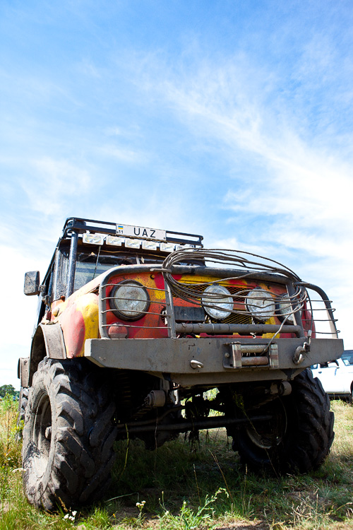 110725_uaz_under_sky_6958_w.jpg