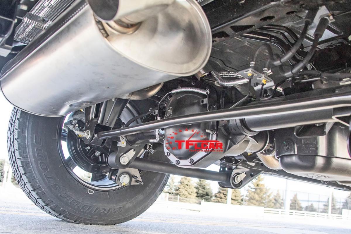2021-ford-bronco-prototype-rear-axle.jpg